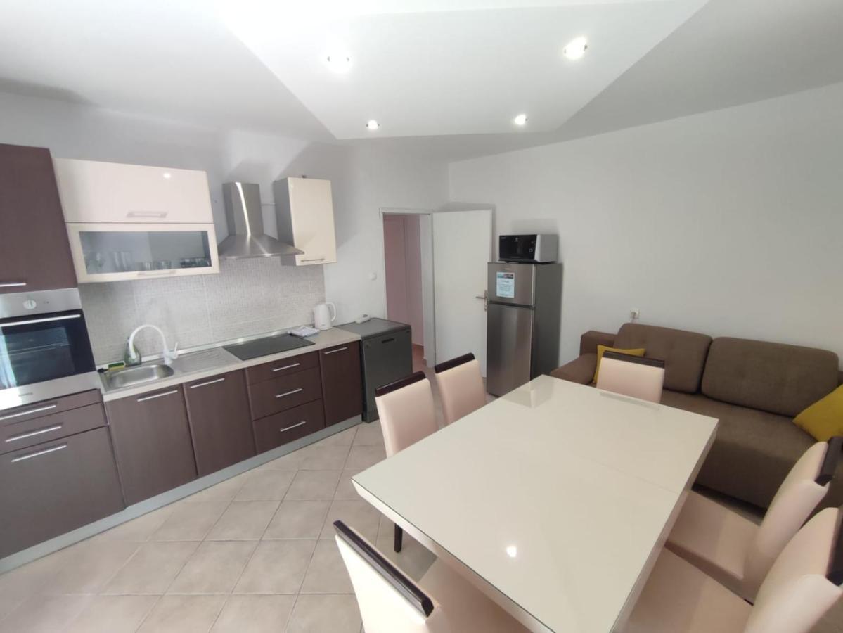 Apartments Laus Zavalatica Exterior photo