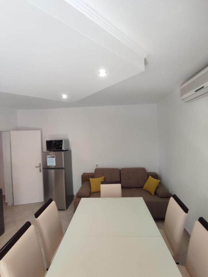 Apartments Laus Zavalatica Exterior photo