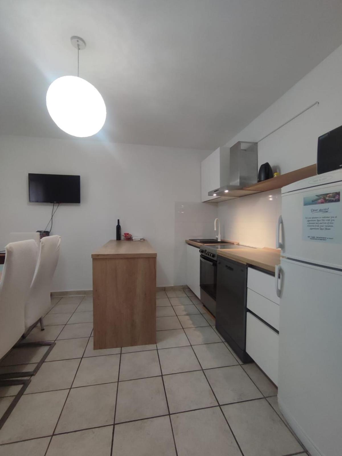 Apartments Laus Zavalatica Exterior photo